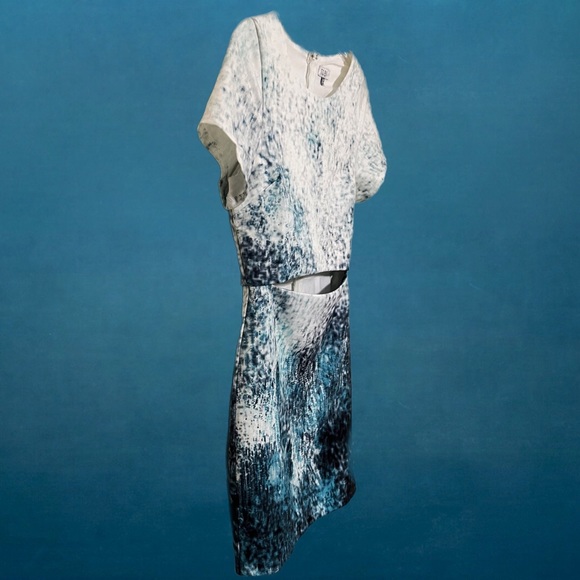 NWT $98 TOBI | Melia | Cutout Midriff | Ombre | Watercolor Dress in Blue & White - Picture 4 of 10